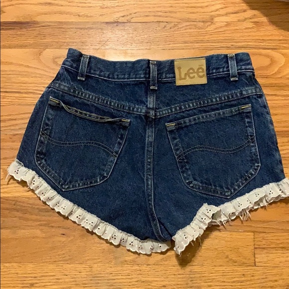 Lee Lace Trim Shorts - Picture 2 of 3